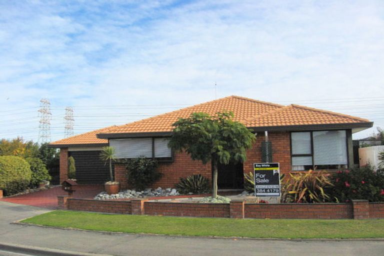 Photo of property in 2/23 Takaro Avenue, Sockburn, Christchurch, 8042