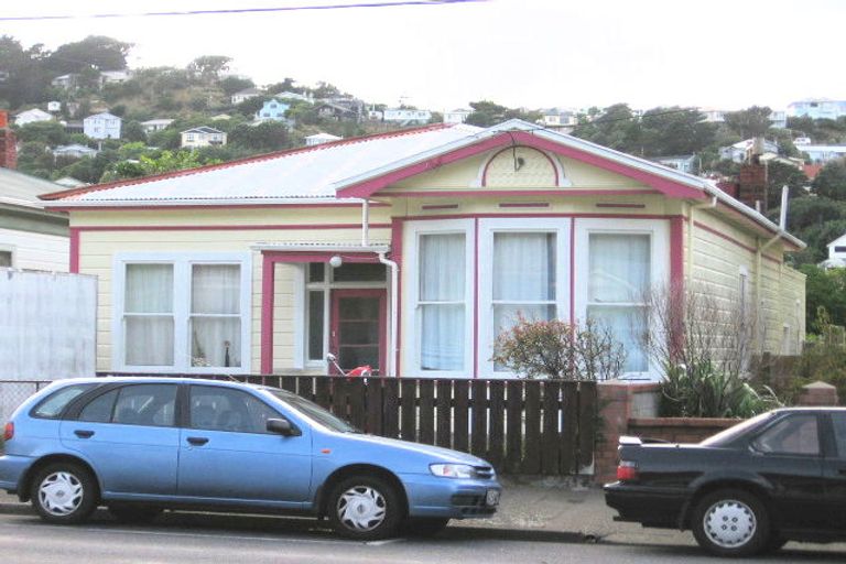 Photo of property in 13 Derwent Street, Island Bay, Wellington, 6023