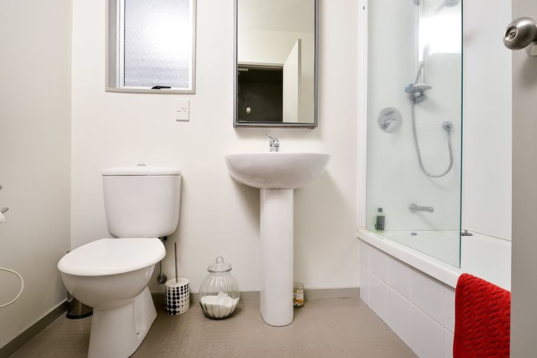 Photo of property in 21 Albionvale Road, Glen Eden, Auckland, 0602