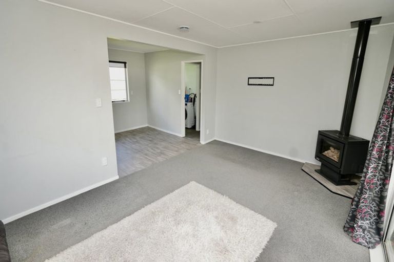Photo of property in 34 Acacia Street, Kelvin Grove, Palmerston North, 4414
