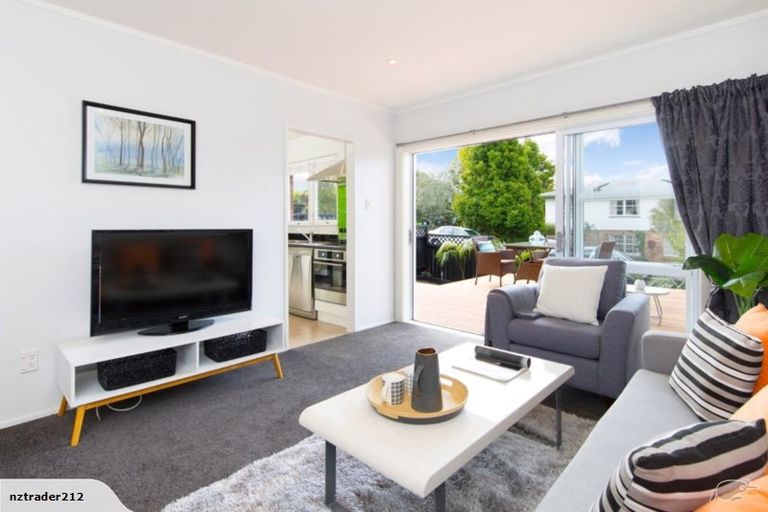 Photo of property in 2/56 Gowing Drive, Meadowbank, Auckland, 1072
