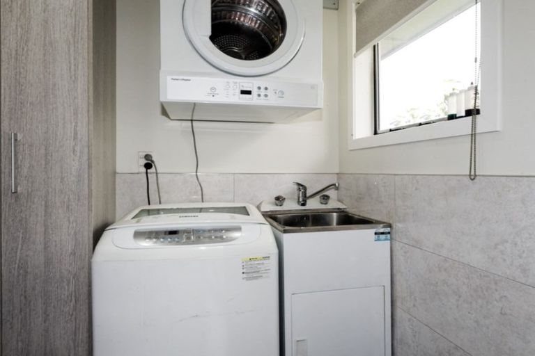 Photo of property in 28 Matama Road, Glen Eden, Auckland, 0602