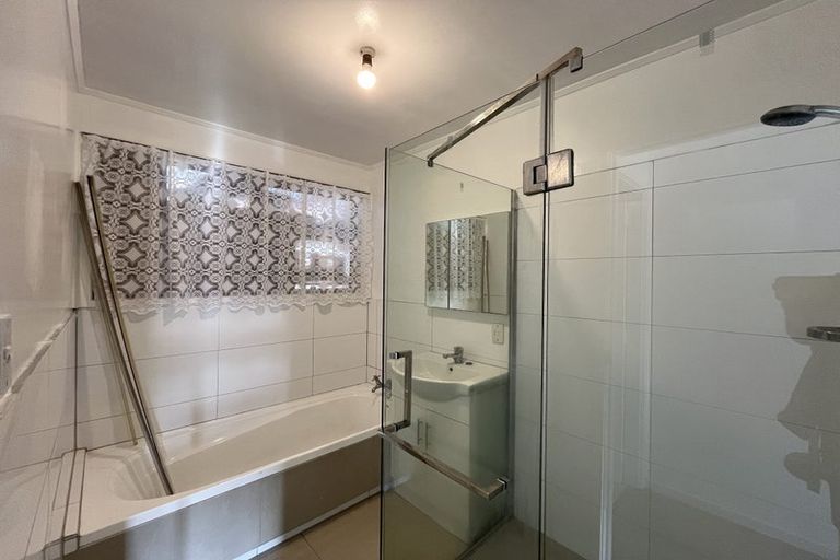 Photo of property in 30 Banyan Drive, Totara Heights, Auckland, 2105