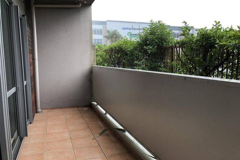 Photo of property in 18c/30 Westward Ho, Glen Eden, Auckland, 0602