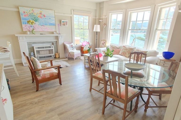 Photo of property in Inverleith House, 306 Oriental Parade, Oriental Bay, Wellington, 6011