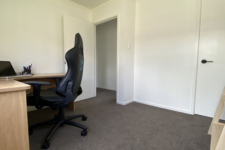 Photo of property in 2/12 Duncan Avenue, Te Atatu South, Auckland, 0610