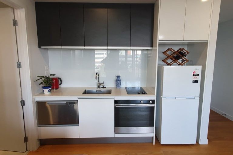 Photo of property in Frank Sargeson Apts, 204/74 Anzac Street, Takapuna, Auckland, 0622