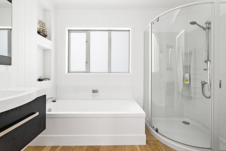 Photo of property in 2 Meridian Place, Matapouri, Whangarei, 0173