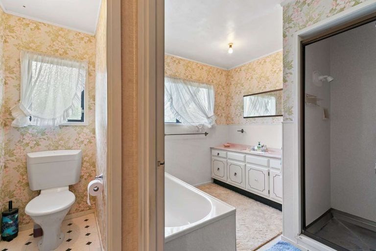 Photo of property in 2/16 Litten Road, Cockle Bay, Auckland, 2014