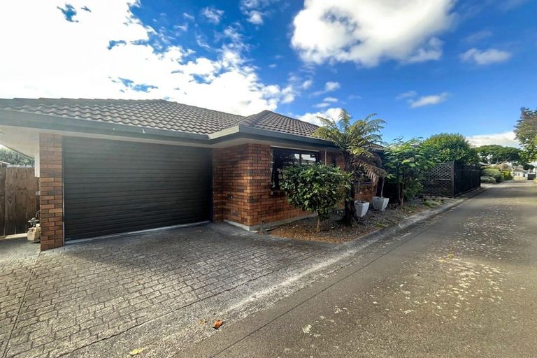 Photo of property in 3 Silverdale Court, Terrace End, Palmerston North, 4410