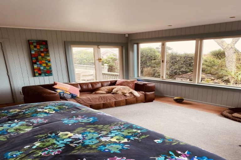 Photo of property in 233 Godley Road, Titirangi, Auckland, 0604