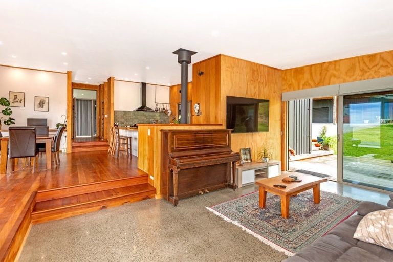 Photo of property in 1266 Wharerata Road, Muriwai, Gisborne, 4072