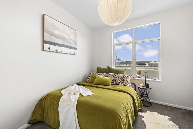 Photo of property in Hobson Flats, 10/1 Hobson Street, Pipitea, Wellington, 6011