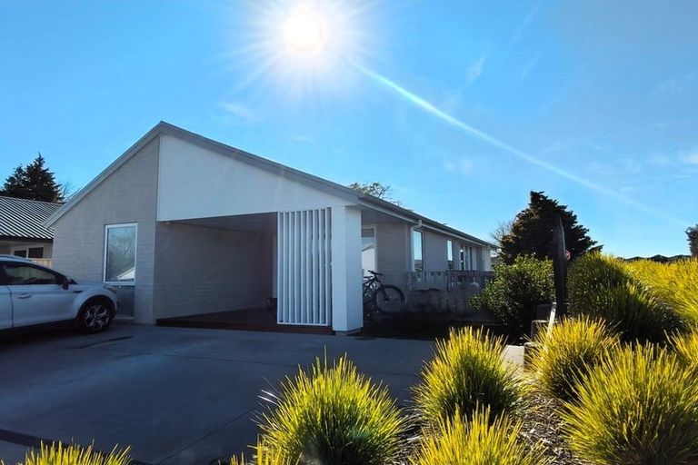 Photo of property in 2 Hauhake Lane, Omokoroa, 3114
