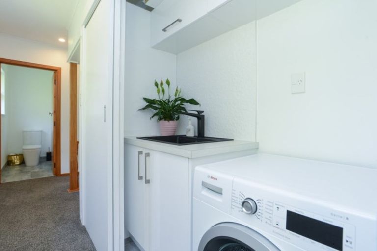 Photo of property in 11 Busby Hill, Havelock North, 4130