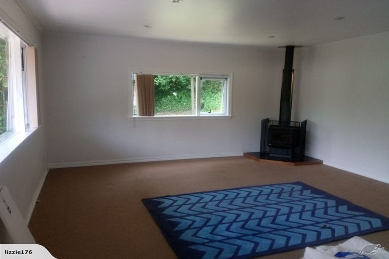 Photo of property in 11 Sandys Parade, Laingholm, Auckland, 0604