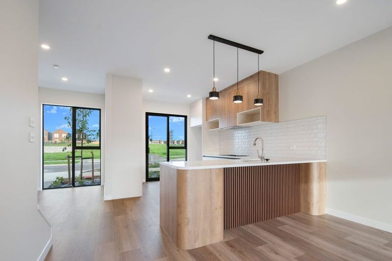 Photo of property in 16 Coopworth Street, Karaka, 2580