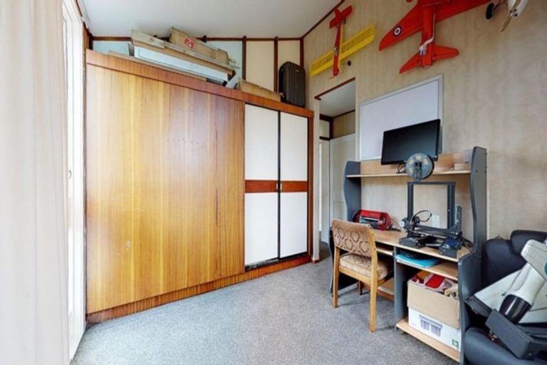 Photo of property in 32 Saint Annes Street, Levin, 5510