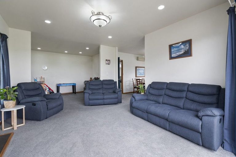 Photo of property in 55 Royal Oak Drive, Kelvin Grove, Palmerston North, 4414