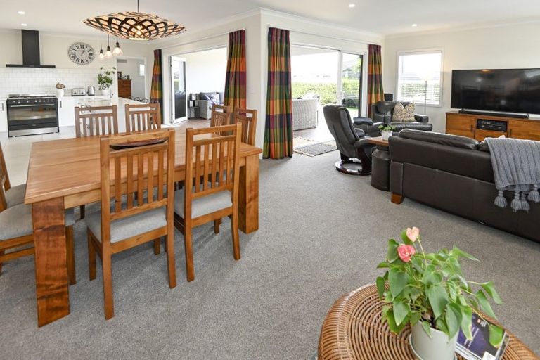 Photo of property in 4 Young Place, Taradale, Napier, 4112