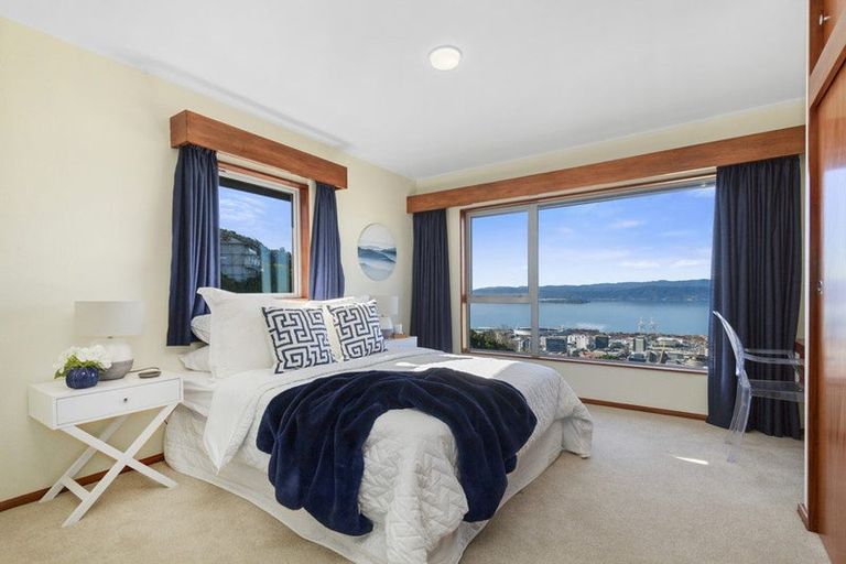 Photo of property in 5 Mataroa Avenue, Northland, Wellington, 6012