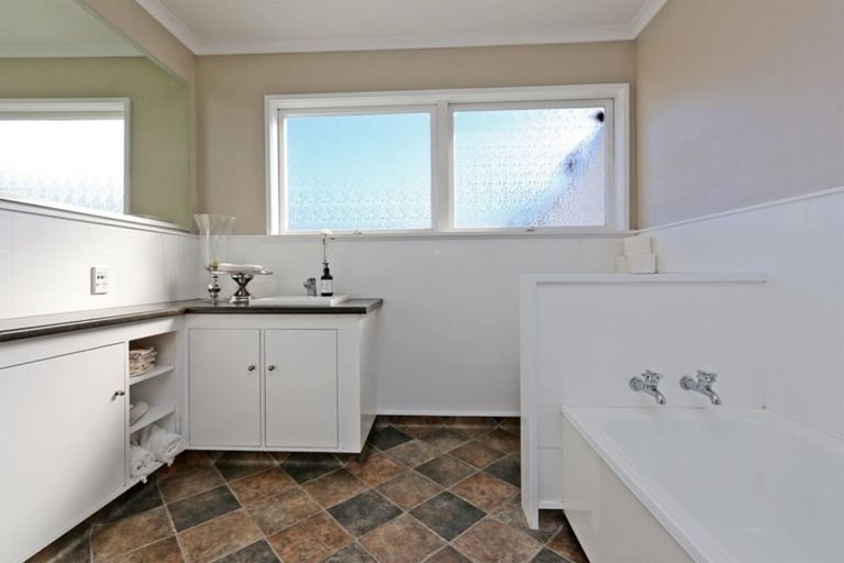 Photo of property in 704 Rainbow Avenue, Parkvale, Hastings, 4122