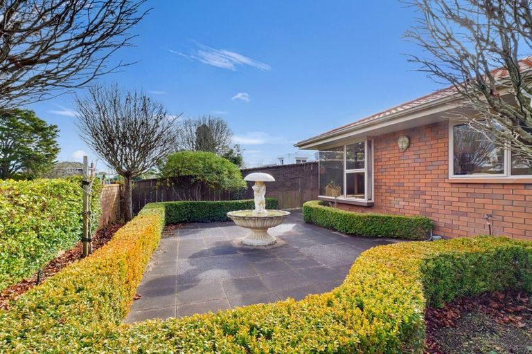 Photo of property in 219 Victoria Avenue, Hokowhitu, Palmerston North, 4410