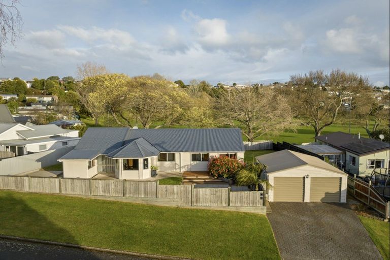 Photo of property in 72 Sherwood Street, Bellevue, Tauranga, 3110