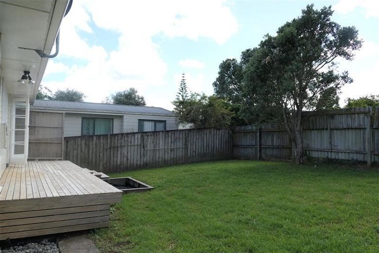 Photo of property in 13 Glen Marine Parade, Glendene, Auckland, 0602