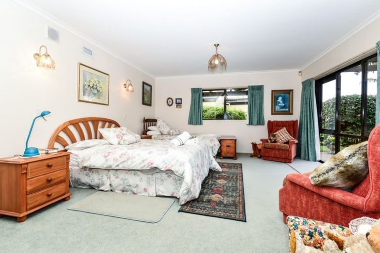 Photo of property in 37 Arcus Street, St Andrews, Hamilton, 3200