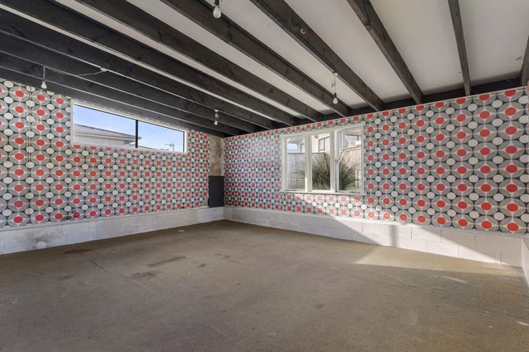 Photo of property in 13 Sheehan Road, Te Atatu South, Auckland, 0610