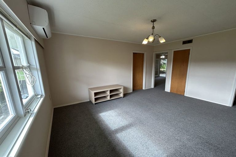 Photo of property in 220 Te Atatu Road, Te Atatu South, Auckland, 0610