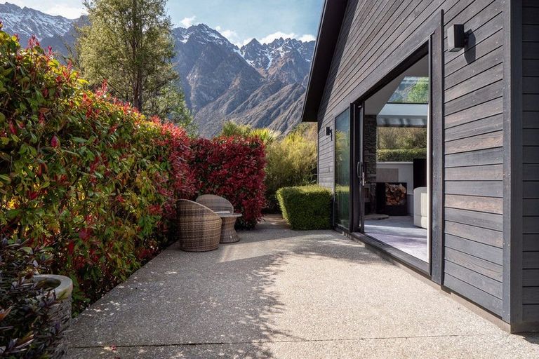 Photo of property in 27 Pendeen Crescent, Jacks Point, Queenstown, 9371