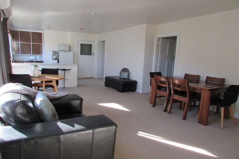 Photo of property in 2 Hawkhurst Road, Lyttelton, 8082