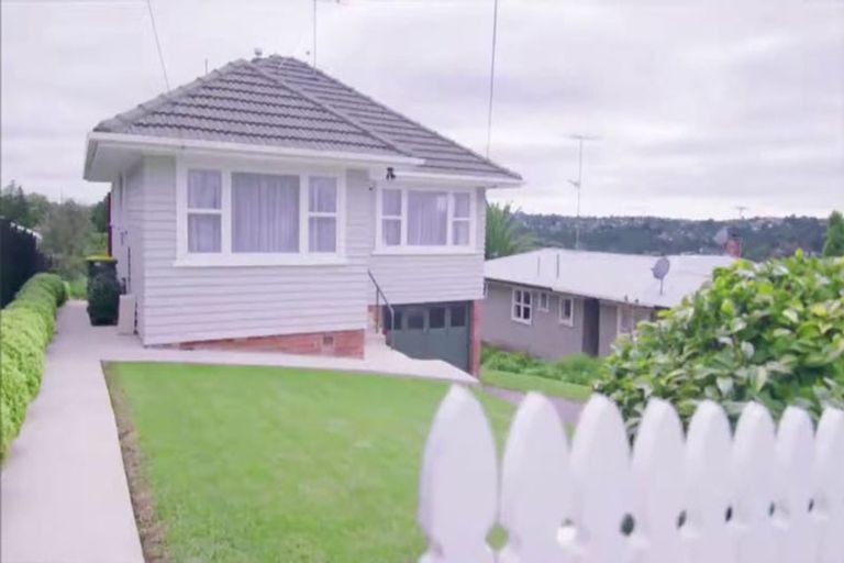 Photo of property in 1/94-96 Verran Road, Birkdale, Auckland, 0626