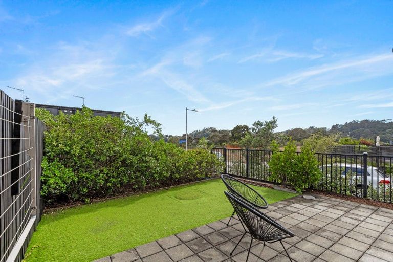 Photo of property in 24 Marine Parade, Hobsonville, Auckland, 0616