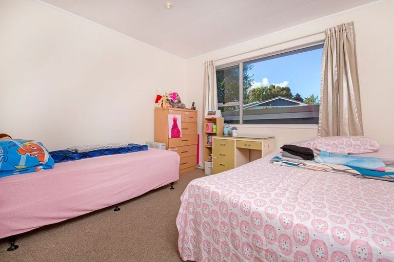 Photo of property in 2/36 Archmillen Avenue, Pakuranga Heights, Auckland, 2010