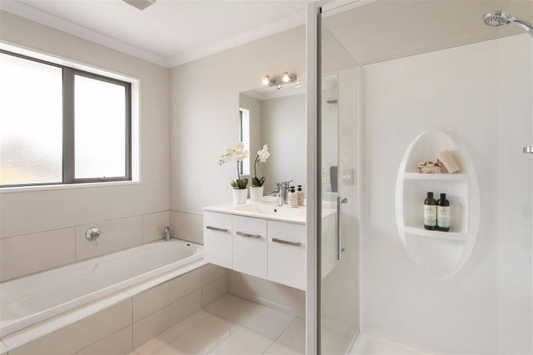 Photo of property in 21 Somerville Crescent, Aidanfield, Christchurch, 8025