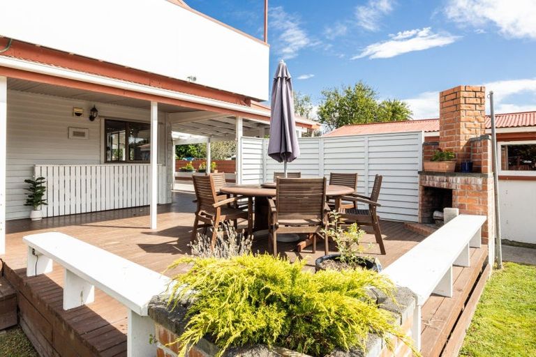 Photo of property in 3 Memorial Park Avenue, Haumoana, 4102