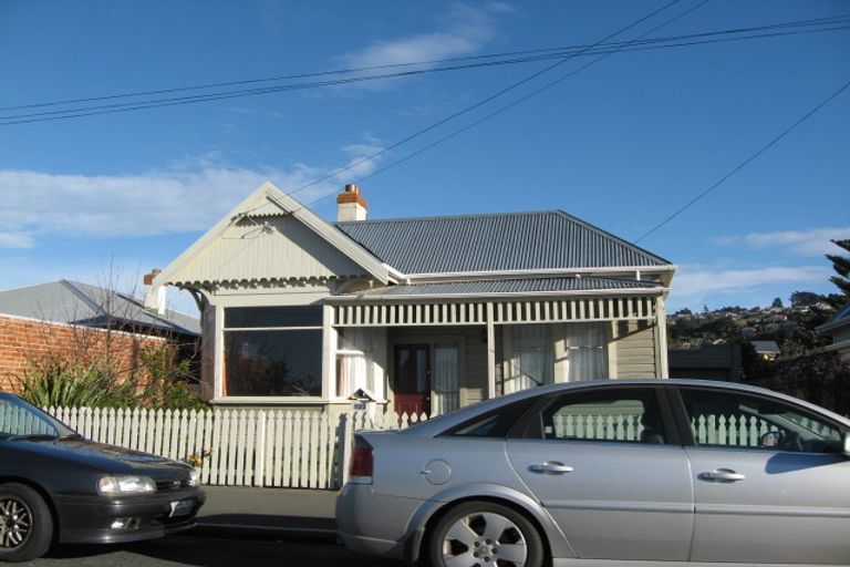 Photo of property in 122 Hargest Crescent, Saint Clair, Dunedin, 9012