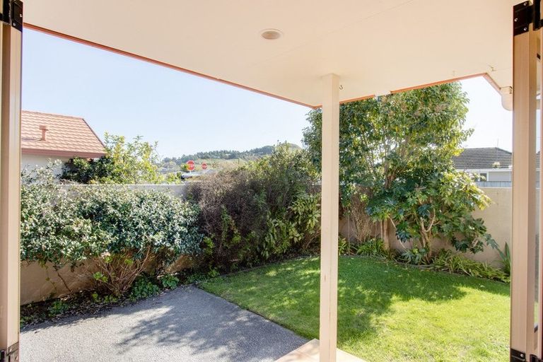 Photo of property in 52 Neeve Road, Taradale, Napier, 4112