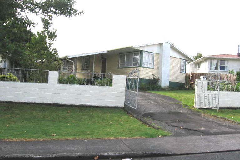 Photo of property in 7 Ribblesdale Road, Henderson, Auckland, 0612