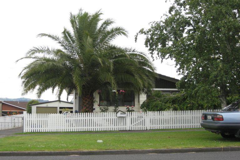 Photo of property in 240 Queen Street, Pukekohe, 2120