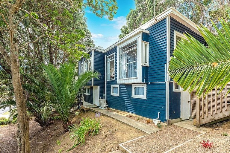 Photo of property in 72 Wharf Road, Ostend, Waiheke Island, 1081