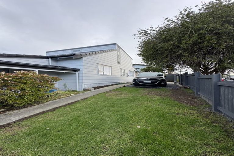 Photo of property in 1/3 Miraka Place, Birkenhead, Auckland, 0626