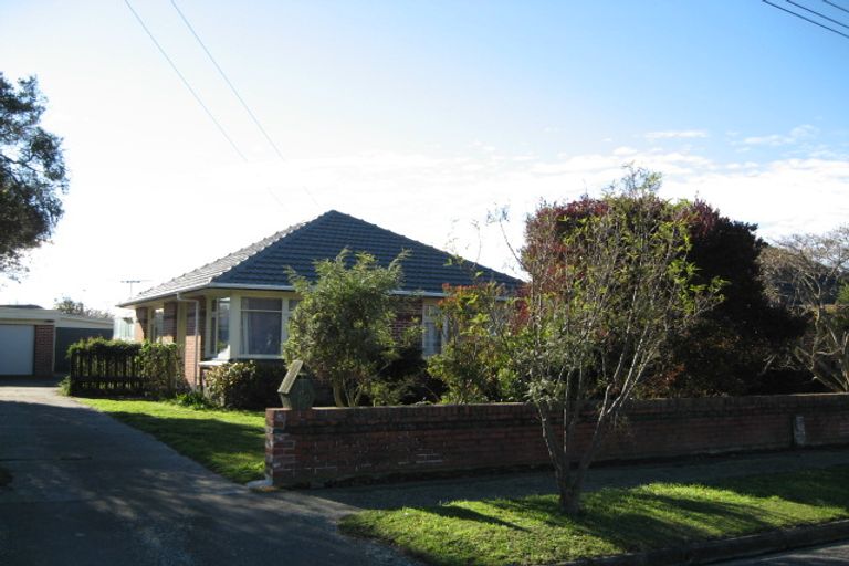 Photo of property in 100 Willryan Avenue, New Brighton, Christchurch, 8083