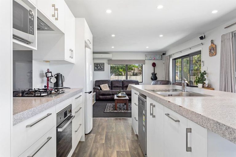 Photo of property in 6 Olive Grove, Edgecumbe, 3120