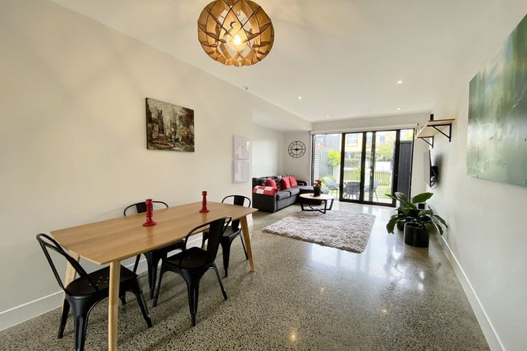 Photo of property in 19 Isitt Road, Hobsonville, Auckland, 0616