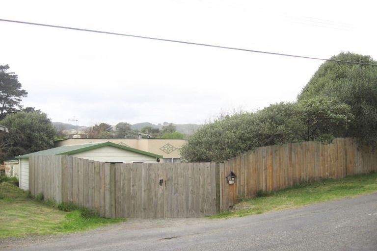 Photo of property in 15 Forest Road, Raumati South, Paraparaumu, 5032