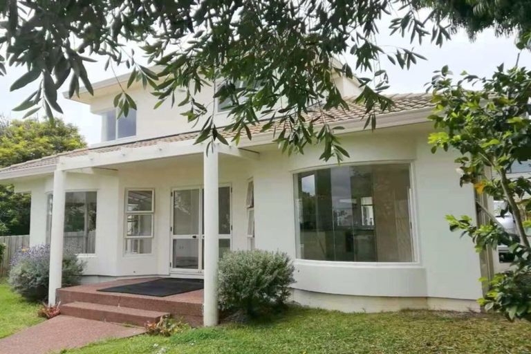 Photo of property in 36a Crichton Terrace, Hauraki, Auckland, 0622